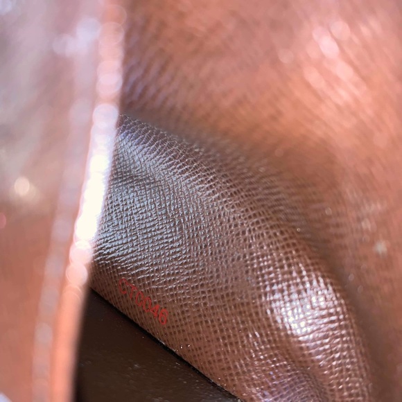 Louis Vuitton 6 keys card holder - Picture 5 of 8